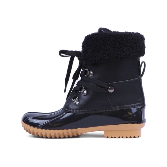DV by Dolce Vita Black Faux Shearling Trim Duck Boot, 7M - Picture 2 of 7